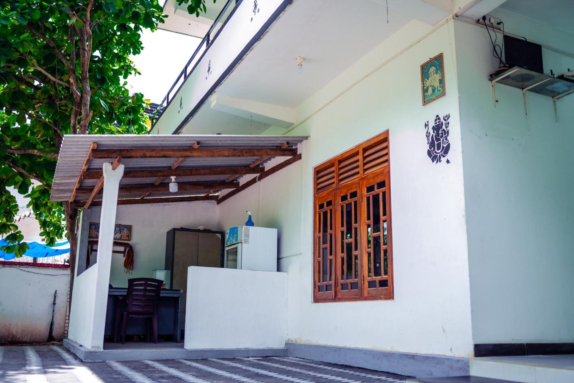 Hilton Cottage Тринкомали Экстерьер фото