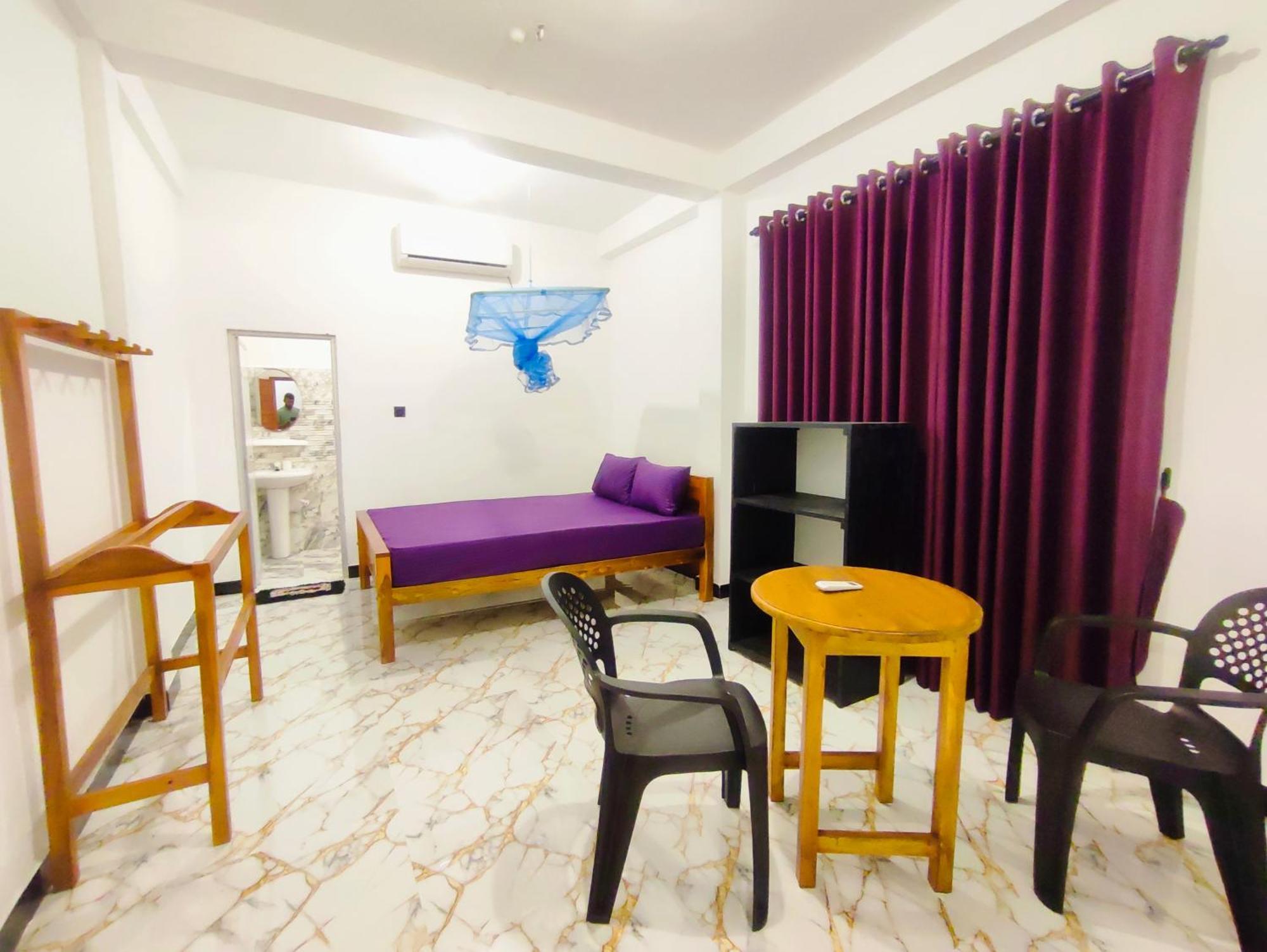 Hilton Cottage Тринкомали Экстерьер фото