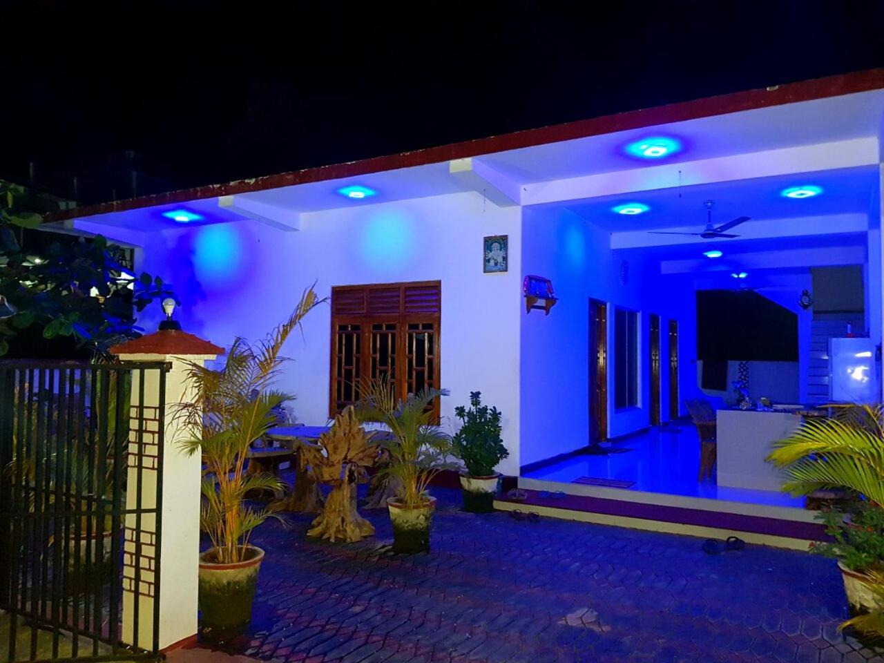 Hilton Cottage Тринкомали Экстерьер фото