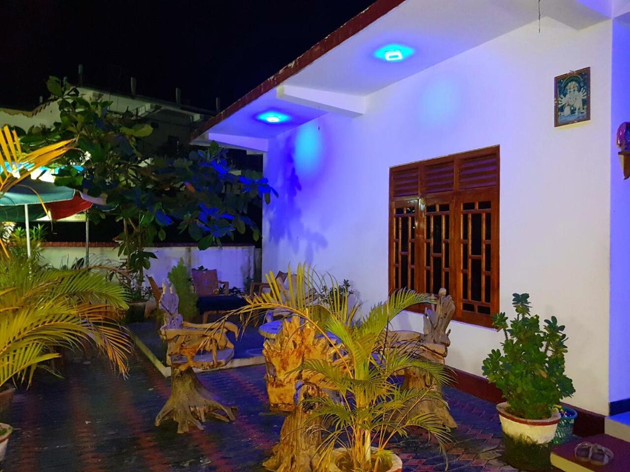 Hilton Cottage Тринкомали Экстерьер фото